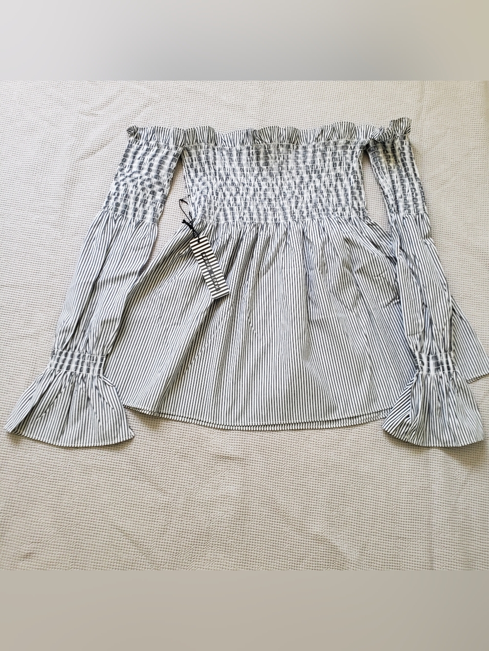 Haute Monde Black & White Striped Off-Shoulder Smocked Blouse Large‎ NWT